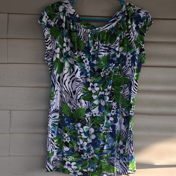 Woman’s floral - Zebra 🦓 Print Top - Picture 6 of 9